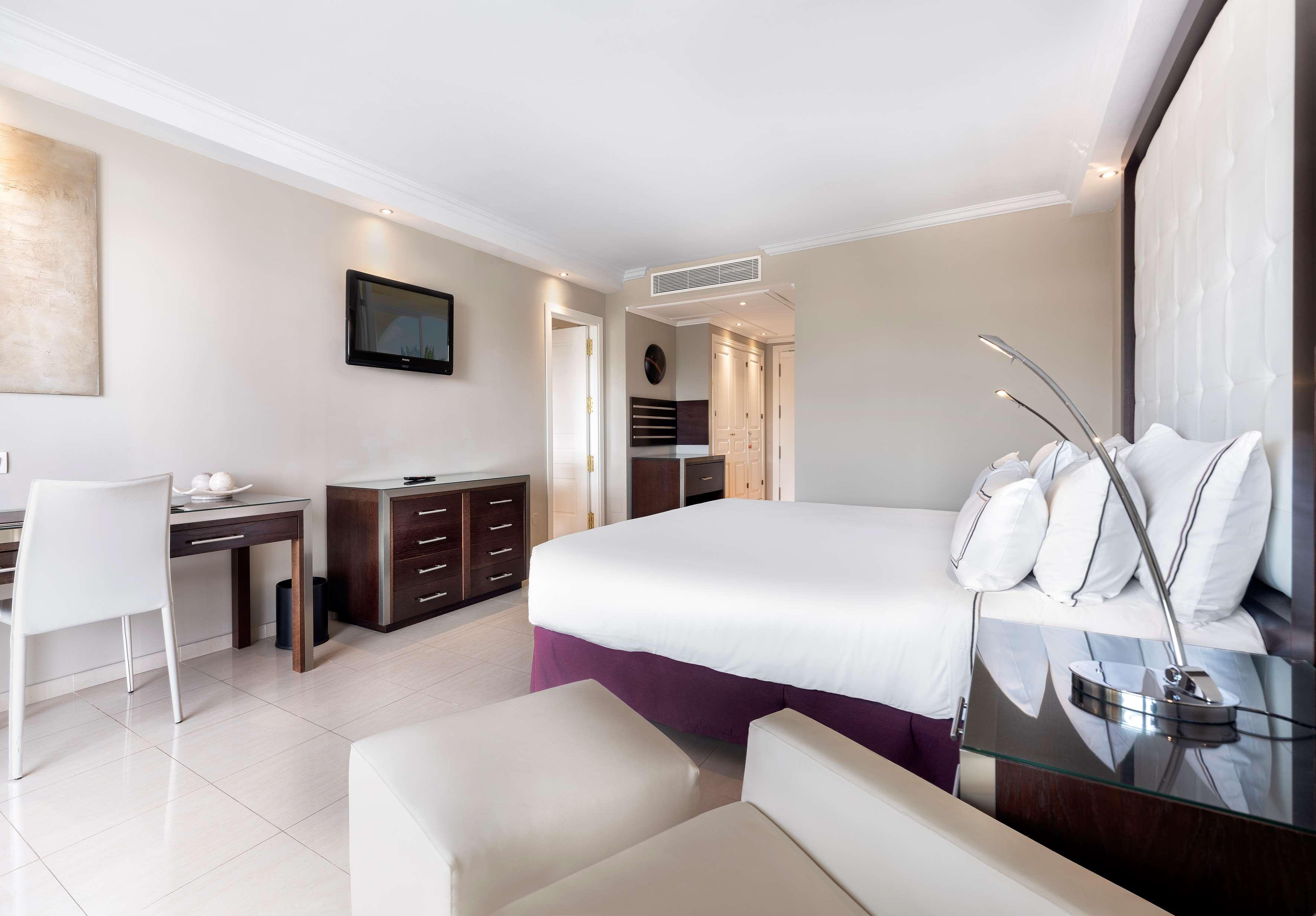 Hotel Me Marbella By Melia Esterno foto A room at the hotel