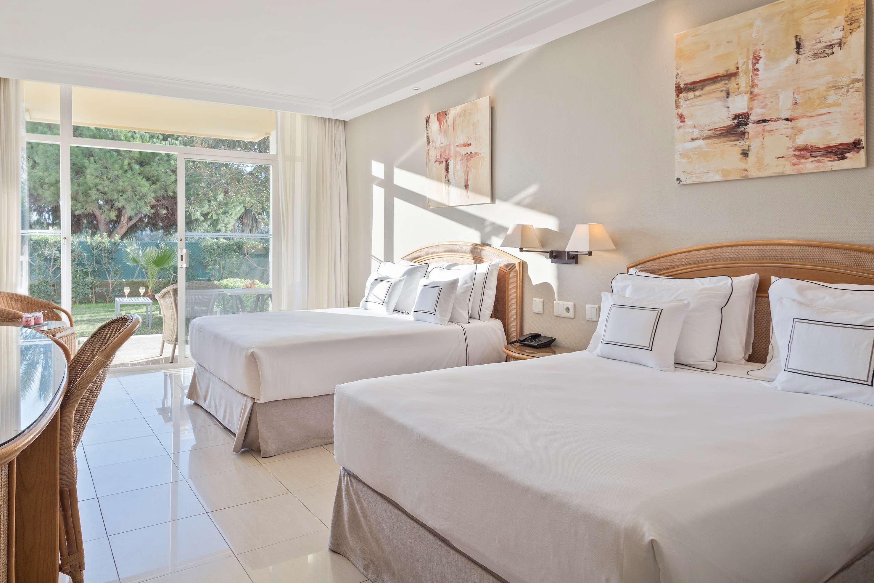 Hotel Me Marbella By Melia Esterno foto A room at the hotel