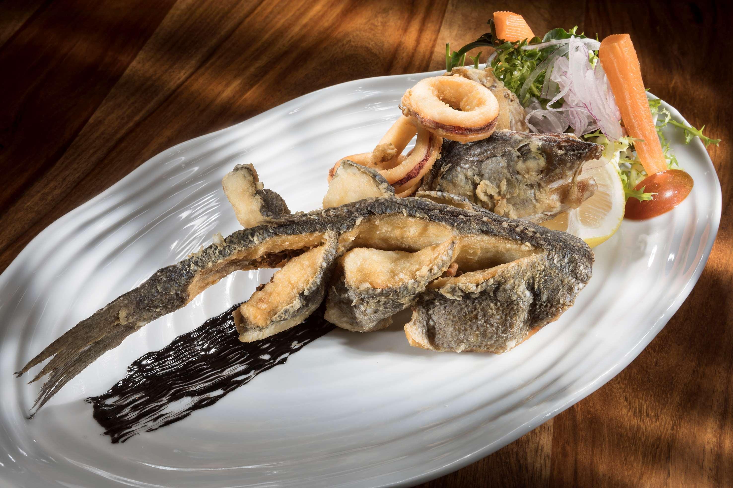 Hotel Me Marbella By Melia Esterno foto A prepared walleye