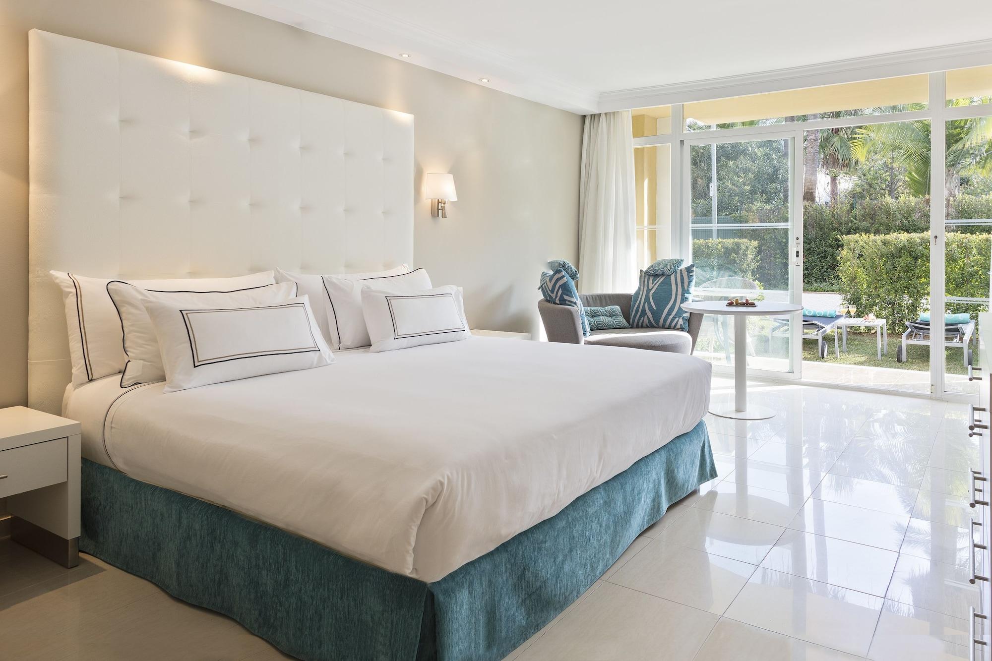 Hotel Me Marbella By Melia Esterno foto A room at the hotel