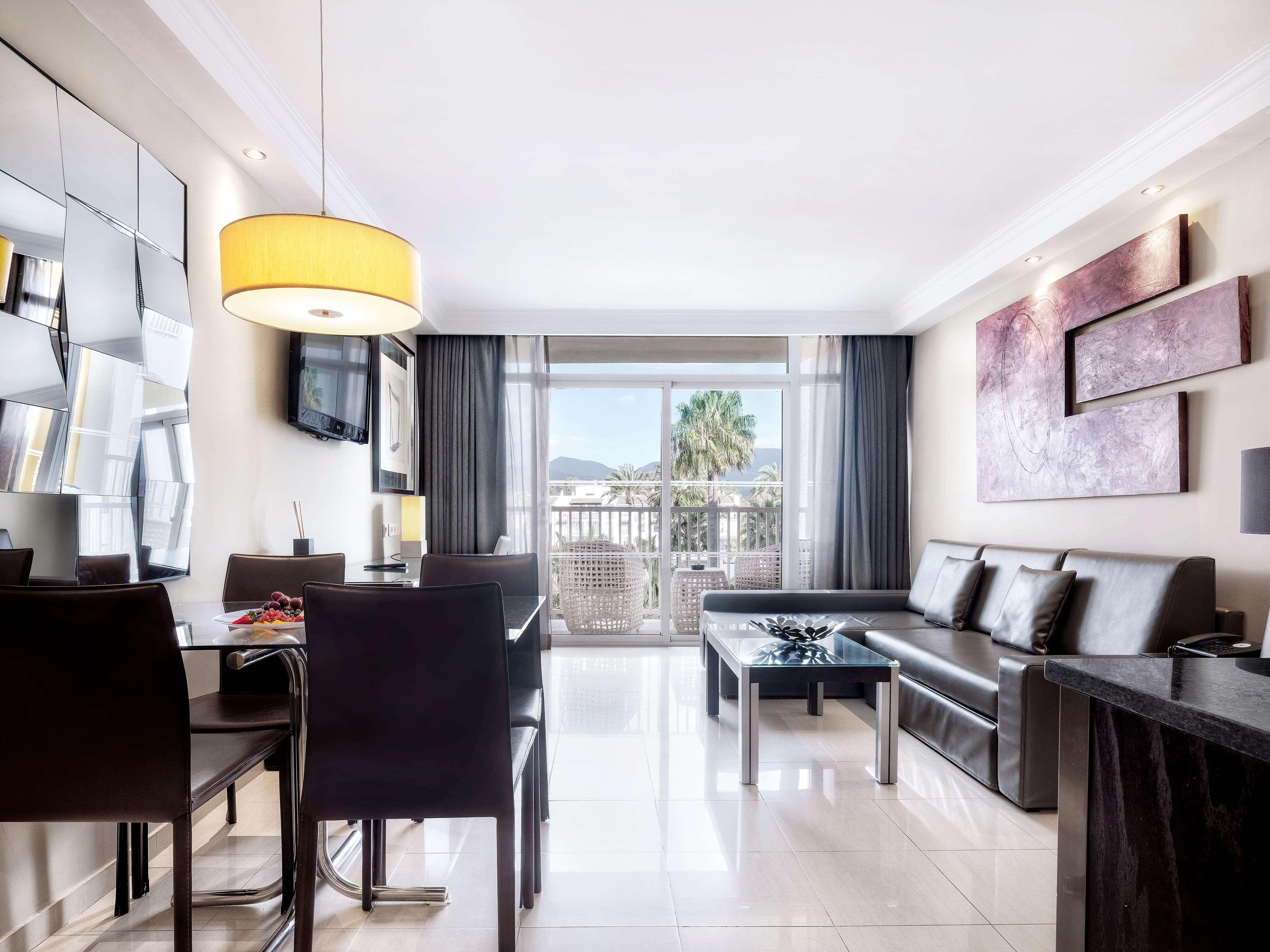 Hotel Me Marbella By Melia Esterno foto A typical apartment