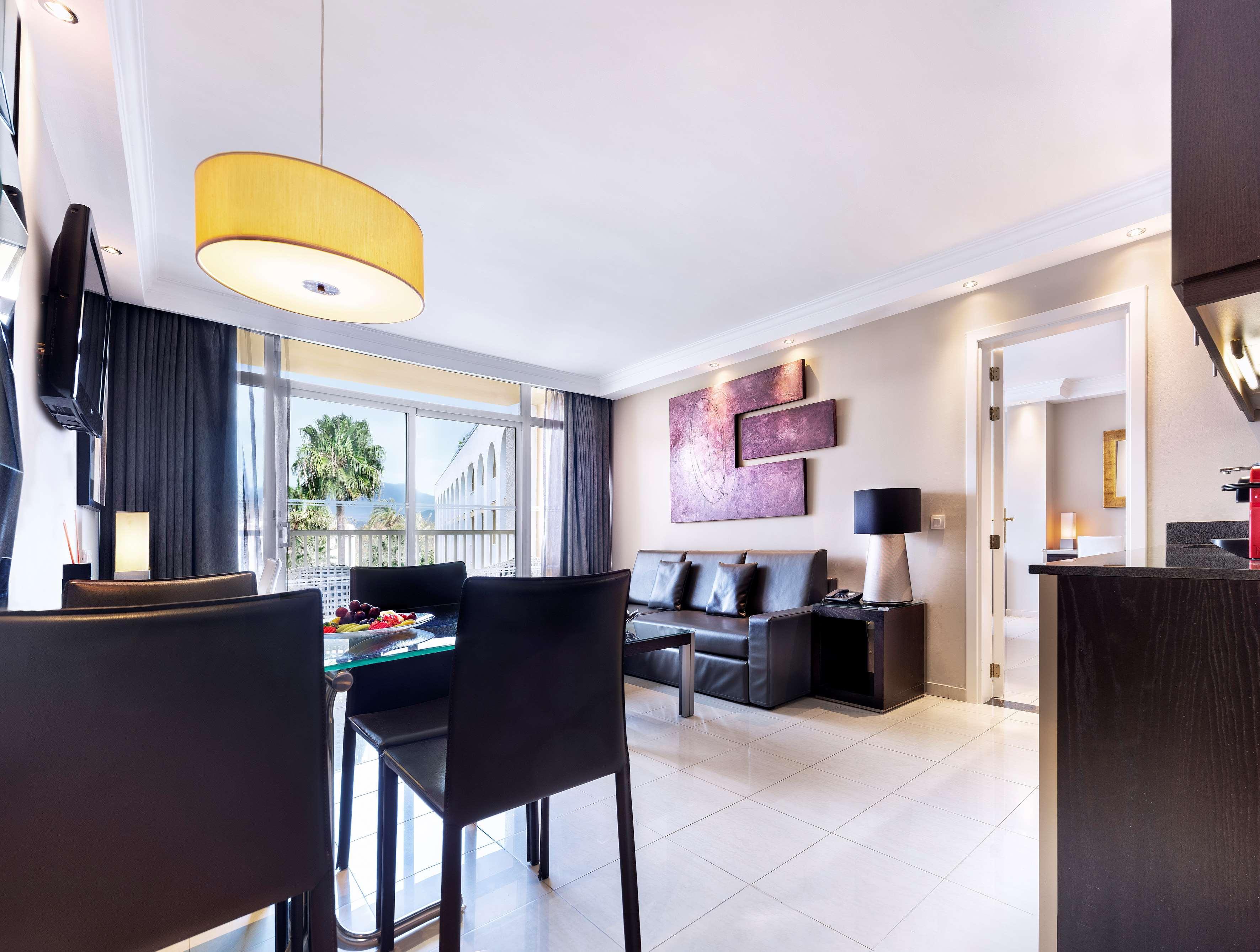 Hotel Me Marbella By Melia Esterno foto A typical apartment