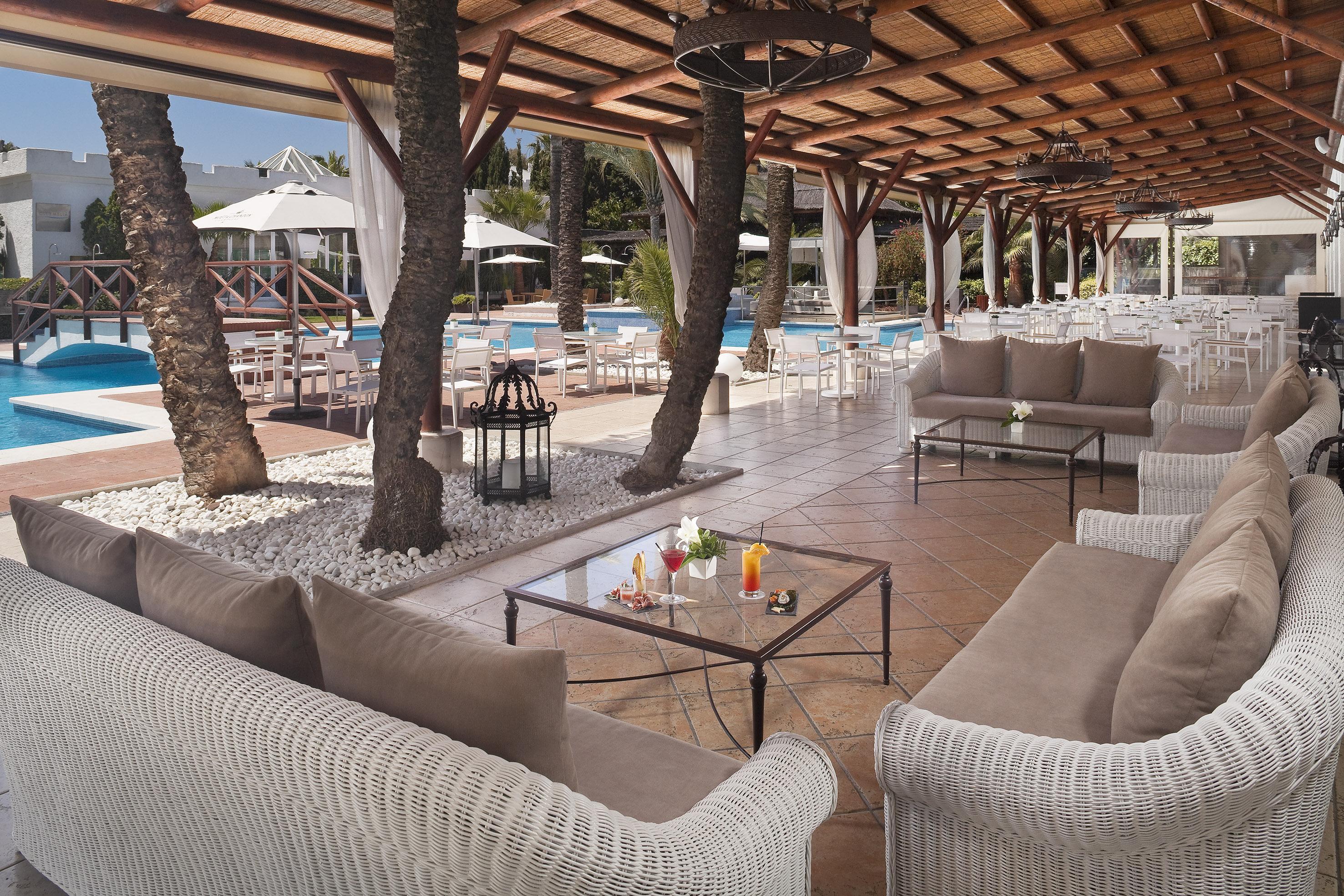 Hotel Me Marbella By Melia Esterno foto The pool at the hotel