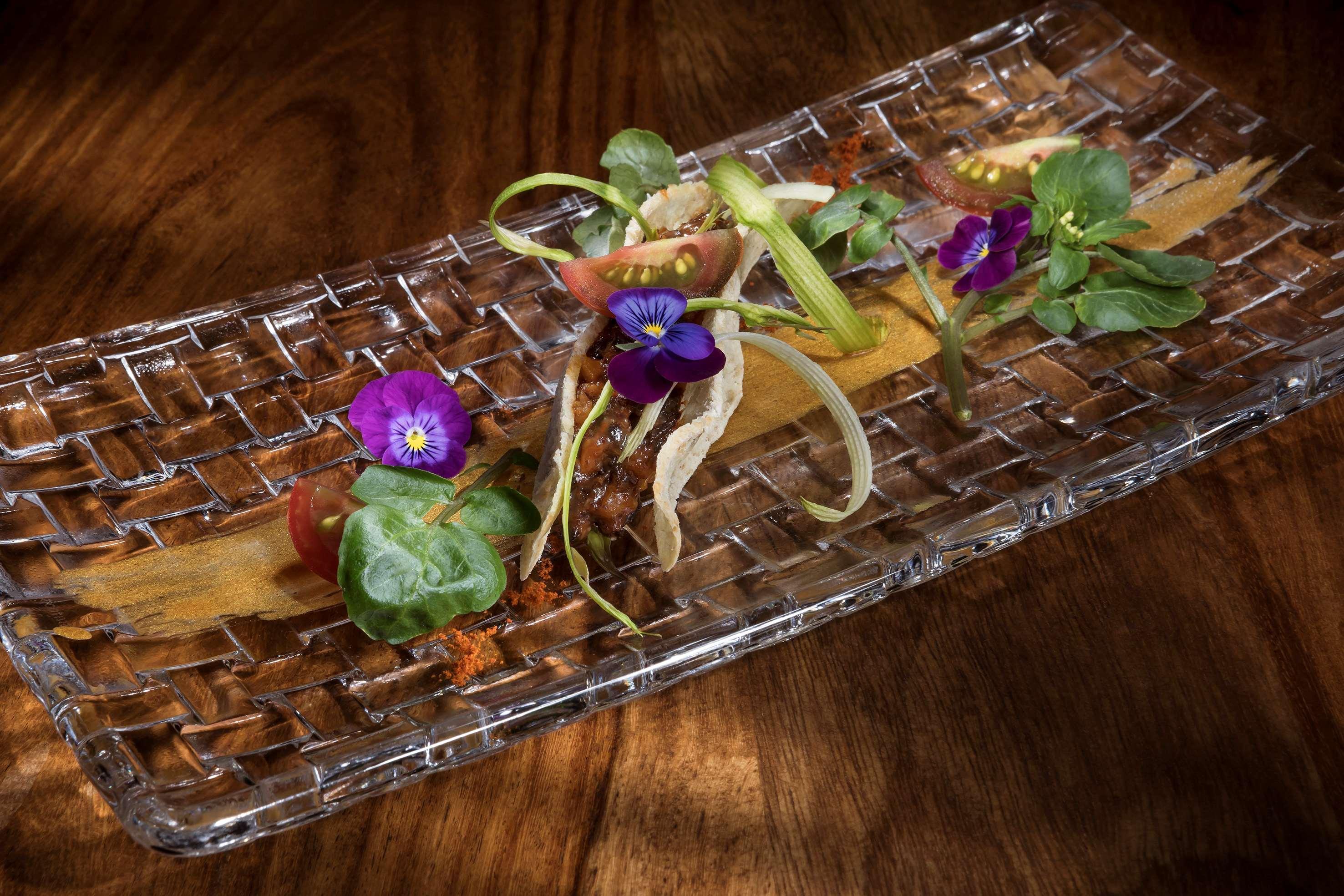Hotel Me Marbella By Melia Esterno foto A salad with edible flowers