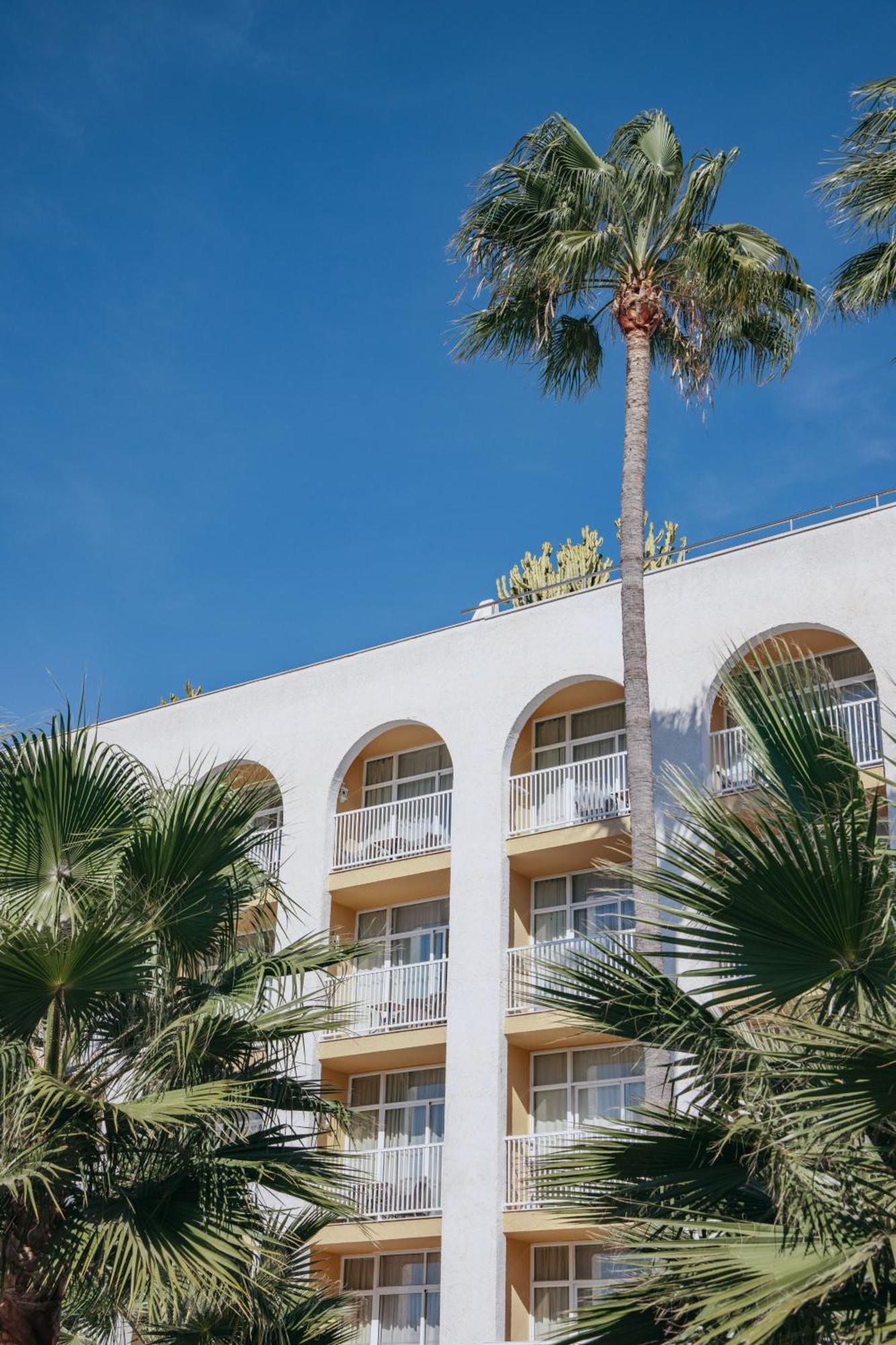 Hotel Me Marbella By Melia Esterno foto The hotel's exterior